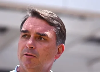 El Supremo de Brasil le prohíbe al candidato Flávio Bolsonaro visitar a su padre por 90 días
