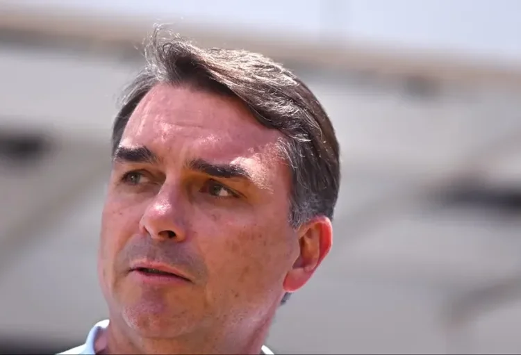 El Supremo de Brasil le prohíbe al candidato Flávio Bolsonaro visitar a su padre por 90 días