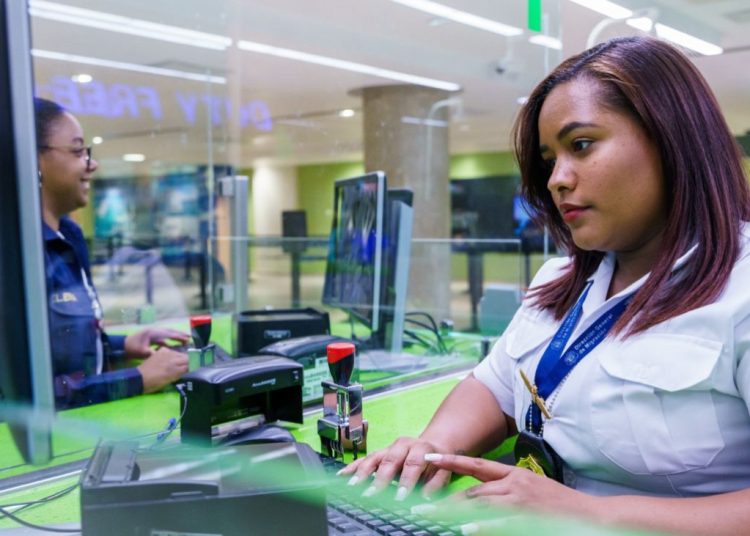 DGM moderniza sistema de inspecciones migratorias y trámites administrativos