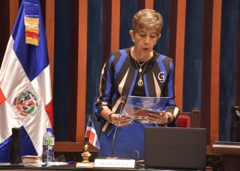 Ginette Bournigal considera que Santiago Matías debe prepararse antes de incursionar en política