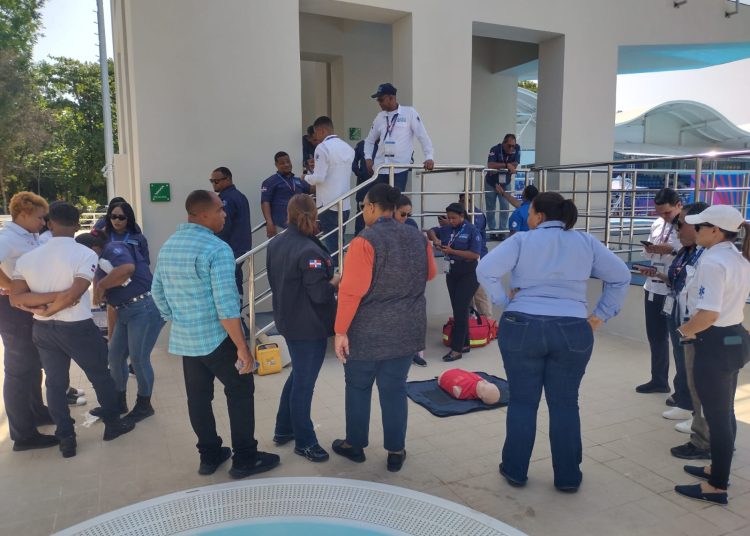 Realizan simulacro evaluación de heridos en centro acuáticos para JCC Santo Domingo 2026