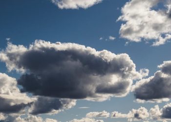Onda tropical provocará chubascos y tronadas aisladas en varias provincias este lunes