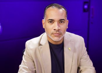 Brito denuncia robo de crédito de la Defensa Civil a bomberos en labores de rescate