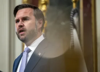 Suspenden a un escolta del vicepresidente de EE.UU. por filtrar información a la prensa