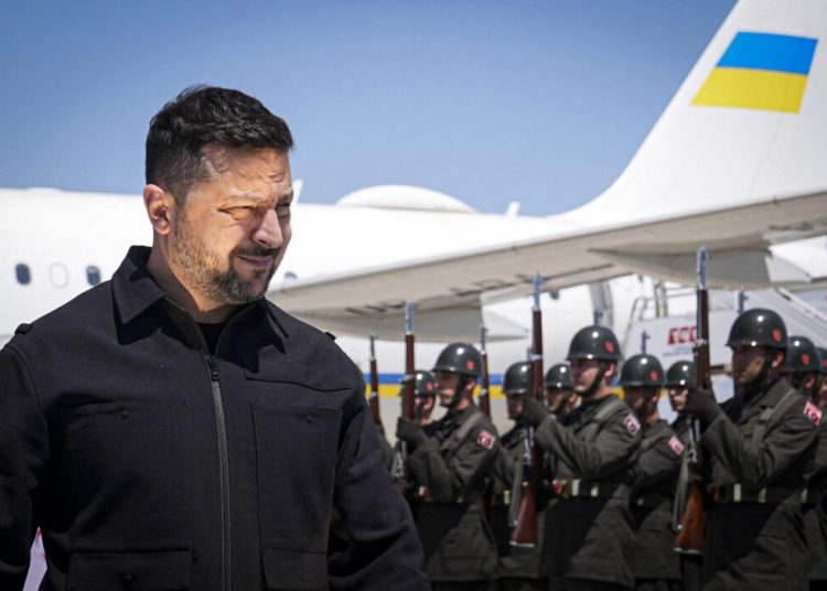 Zelenski llega a Ankara para pedir a los líderes de la OTAN más misiles y sistemas Patriot