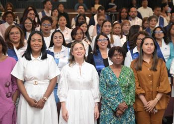 Ministerio de la Mujer gradúa a 200 personas de la Escuela de Igualdad Magaly Pineda