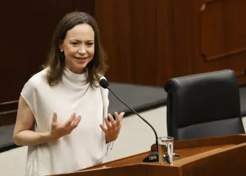 Machado reitera que regresará a Venezuela y que es una promesa que se cumple “paso a paso”