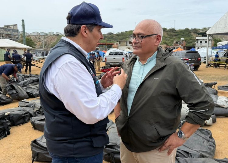 Víctor Atallah supervisa la instalación del hospital de campaña enviado por República Dominicana a Venezuela