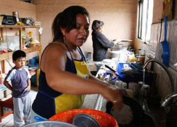 52% hogares encabezados por mujeres reciben más ayudas sociales, revela ENHOGAR-MICS 2025