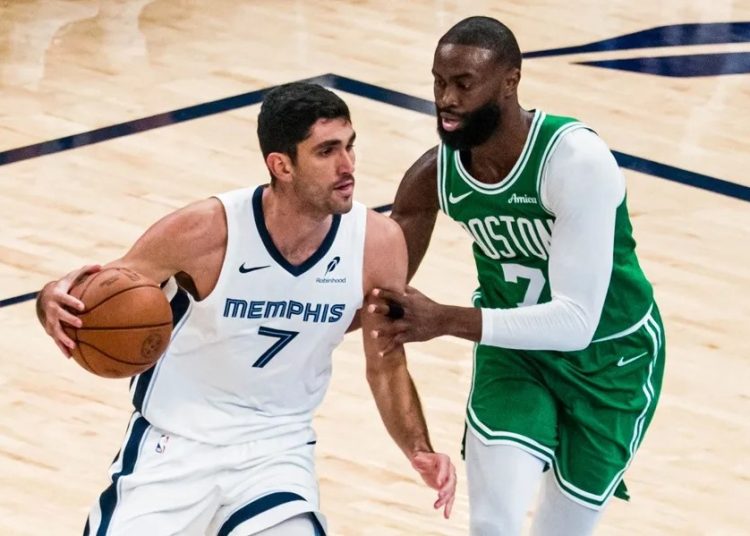 Celtics traspasan a Jaylen Brown a los 76ers por Paul George y selecciones del draft
