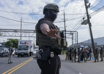 Agente del ICE mata a tiros a migrante mexicano durante operativo en Texas