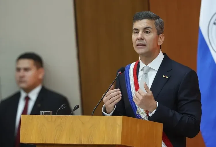 El presidente de Paraguay, Santiago Peña, se declara insatisfecho de los «avances» en sus tres años de Gobierno