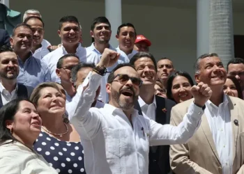 El presidente de Colombia, Abelardo de la Espriella, eliminará la oficina de comisionado de Paz como parte de sus reformas