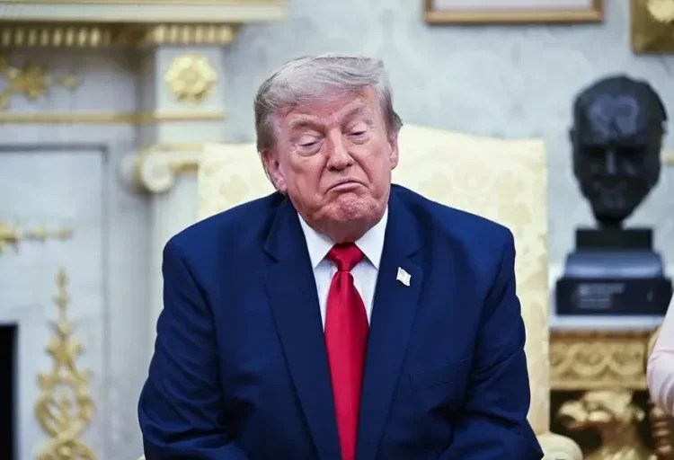 Trump resucita su plan para negar la residencia permanente en EE.UU. por uso de programas públicos