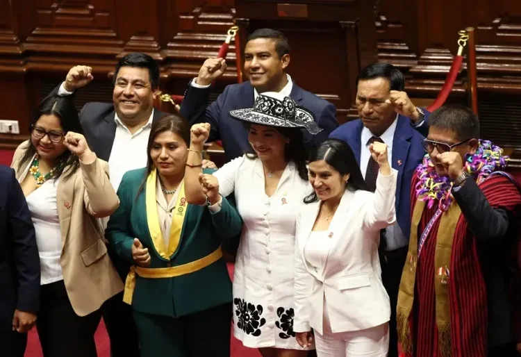 Perú vuelve a tener un Parlamento bicameral después de 34 años