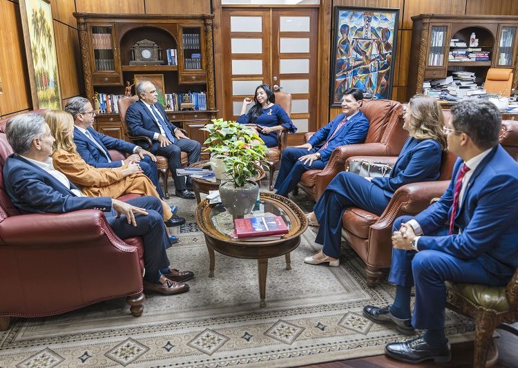 Procuradora General Yeni Berenice Reynoso y el Conep analizan los retos del nuevo Código Penal
