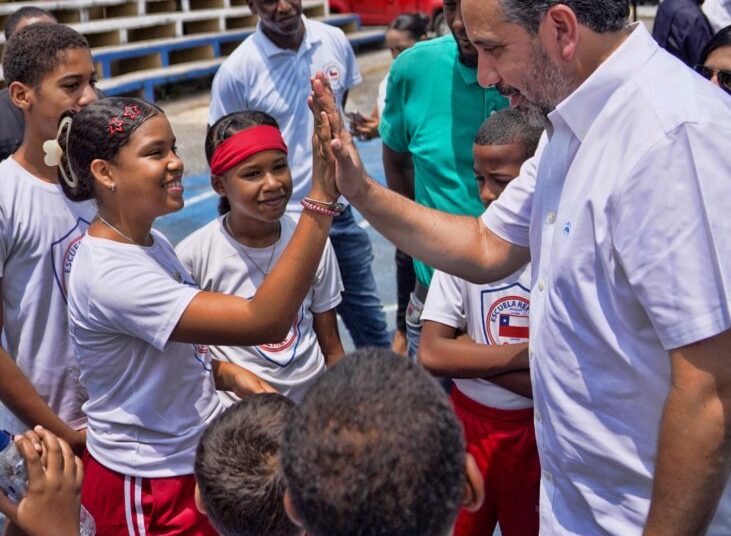 INEFI inicia construcción de techado en la Escuela República de Chile