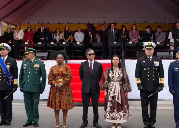 Petro pide una «huelga general» si De la Espriella deroga sus reformas en Colombia y presentará pruebas de supuesto fraude