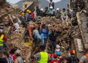 Venezolano rescatado tras ocho días está en observación en una clínica de Caracas