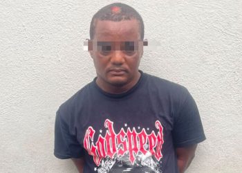 Policía arresta en flagrante delito a hombre acusado de herir a su expareja en Los Guaricanos