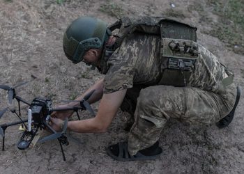 Bruselas sanciona a cinco empresas y una directiva rusas vinculadas a la guerra con drones