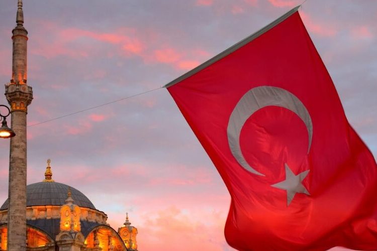 Turquía investiga muerte de un marinero en buque atacado con drones en el mar Negro