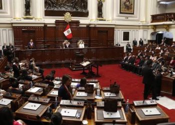 Entra en vigor en Perú polémica ley que excluye de justicia común a policías y militares