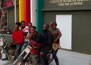Patrullas del Ejército interceptan a 37 migrantes indocumentados en tres provincias fronterizas