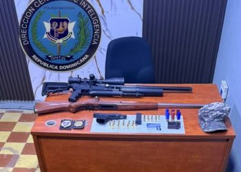 Dintel ocupa pistola Glock, escopeta ilegal y pertrechos militares durante allanamiento en Cotuí