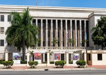 Ministerio de Educación aclara modificación presupuestaria no reduce recursos de la institución
