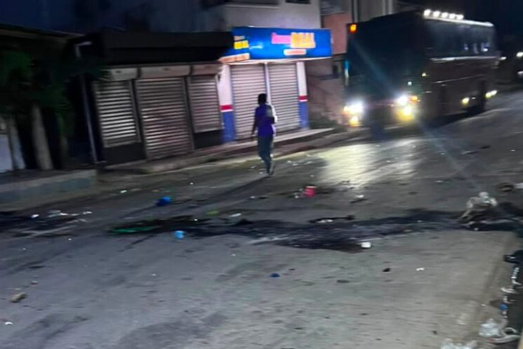El Limón vuelve a las calles por los apagones; autoridades gestionan interconexión con Samaná