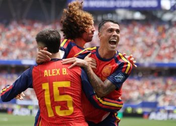 España avanza con autoridad a octavos de final tras vencer 3-0 a Austria