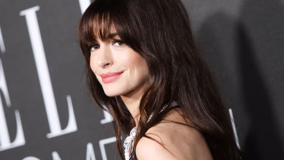 Anne Hathaway rechazó protagonizar «Ligeramente embarazada» por una escena de parto que consideró incompatible con su imagen
