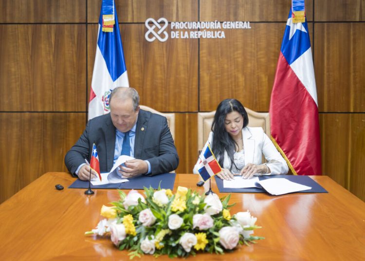RD y Chile crean equipo conjunto para enfrentar la trata, el tráfico de migrantes y el lavado de activos