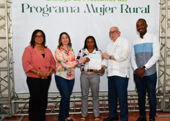 Elevan a RD$250 millones el programa de préstamos para mujeres campesinas