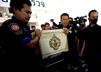 Se eleva a 30 el número de muertos por el incendio en un bar de Bangkok