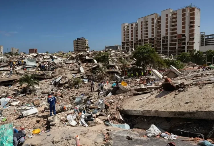Un equipo de siete bomberos españoles deja Venezuela tras cinco días de rescate por los terremotos