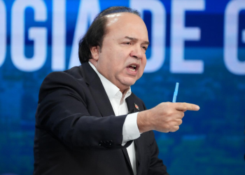 Vinicio Castillo respalda flexibilizar acceso legal a armas y critica altos costos en República Dominicana