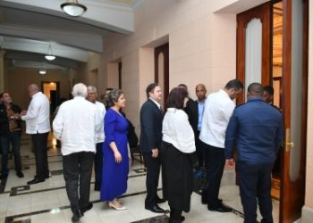 Funcionarios acuden al Palacio Nacional para reunión del Consejo de Gobierno encabezada por Abinader