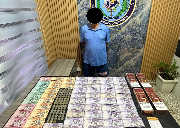 DINTEL ocupa arma de fuego ilegal, más de 800 cigarrillos de contrabando y detiene a dos personas durante allanamientos en La Vega