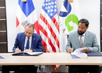 Aduanas firma acuerdo con el CBP para el perfilamiento de la carga que llega por Haina