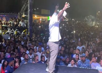 Lápiz Conciente cuestiona a los que lo discriminan por cantar en patronales