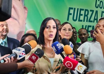 Fuerza del Pueblo juramenta equipo nacional para fortalecer trabajo con adultos mayores