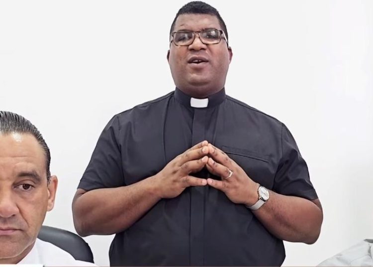Sacerdotes de Monseñor Nouel y La Vega solicitan detener la extracción de agregados en los ríos Yuna y Camú