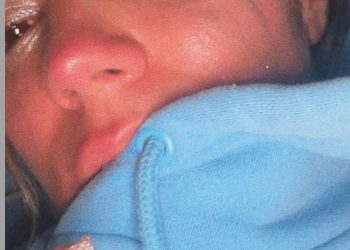 Karol G sorprende con foto entre lágrimas: “Lloré lo que no está escrito”