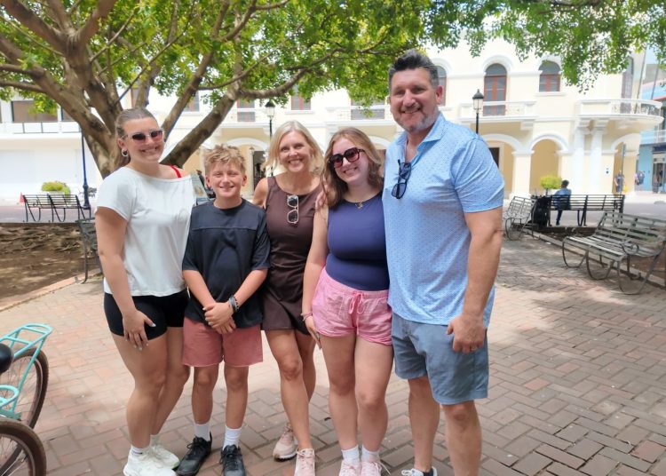 Turistas estadounidenses celebran desde RD los 250 años de la Independencia de EEUU