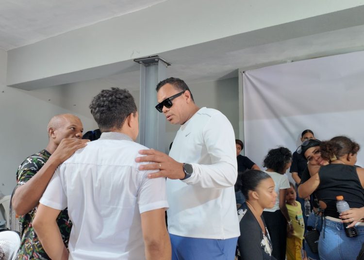 Andrés Toribio brindará asistencia legal a familia de joven ultimado por policía en Herrera