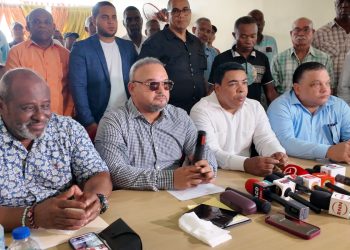 G-12 ratifica que no aumentará el precio del pasaje en el transporte público