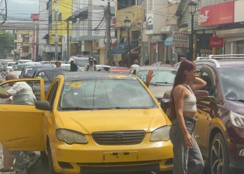 «Es un abuso»: usuarios estallan contra aumento del pasaje en Santiago