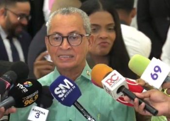 Diputado atribuye a posible consumo de drogas la conducta del agente que mató joven en Herrera